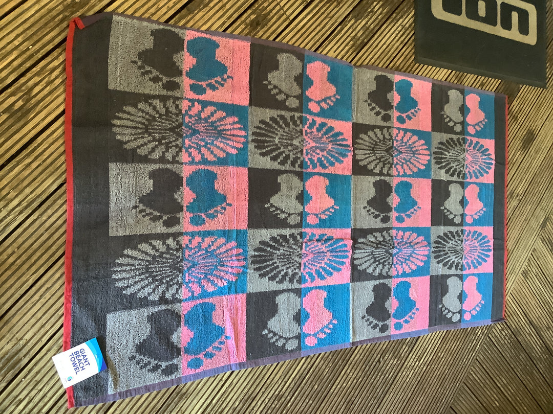 Giant “surf state” beach towel