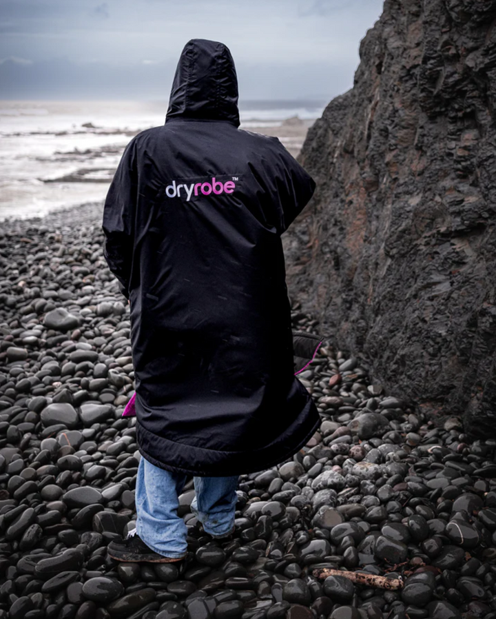 Dryrobe Long Sleeve Changing Robe - Black/ Pink