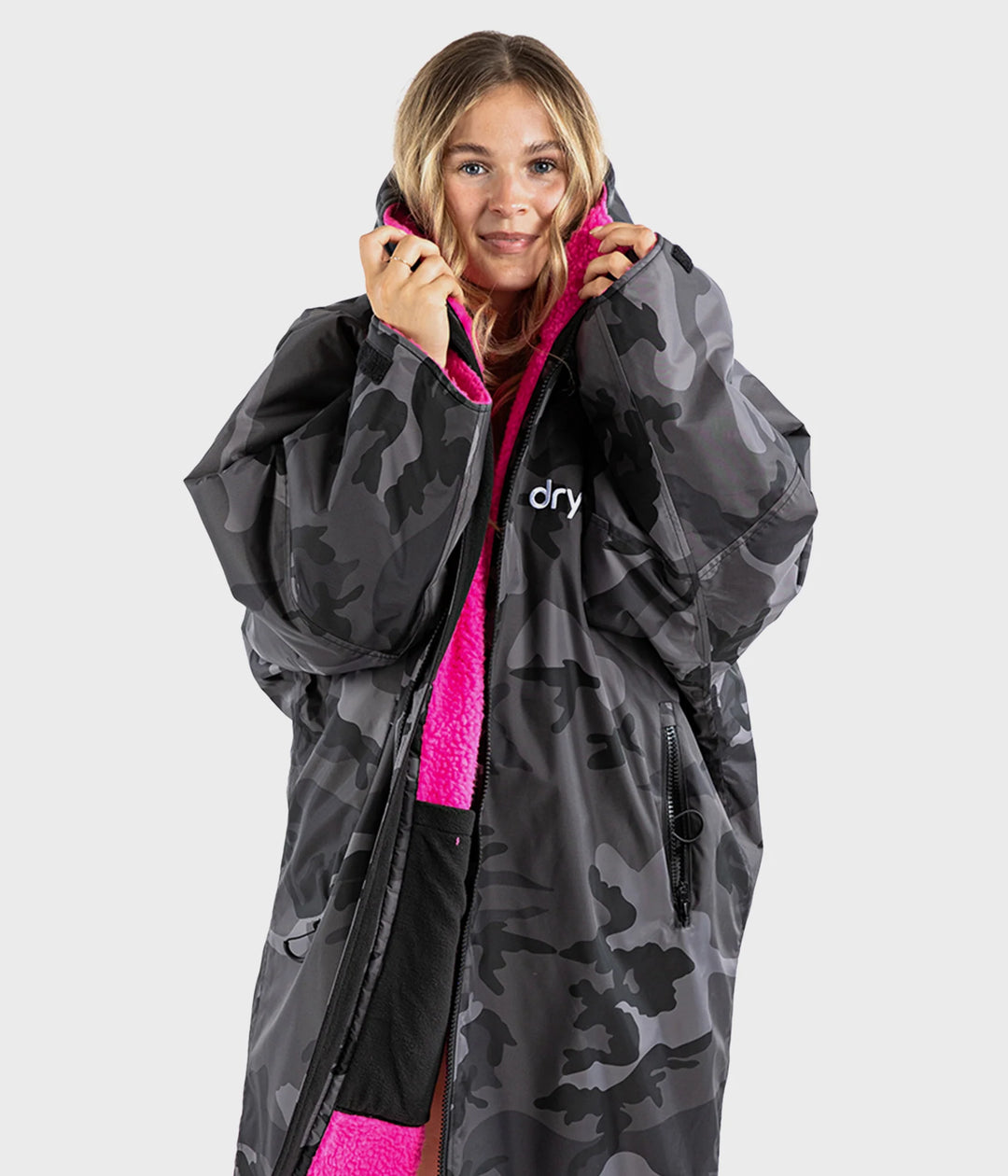 Dryrobe Long Sleeve Changing Robe - Black Camo/ Pink