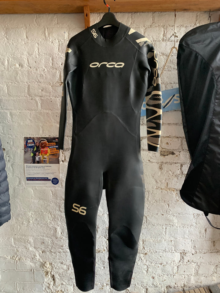 Orca S6 Men’s wetsuit - size 9 - Zip needs replacing - Good Condition